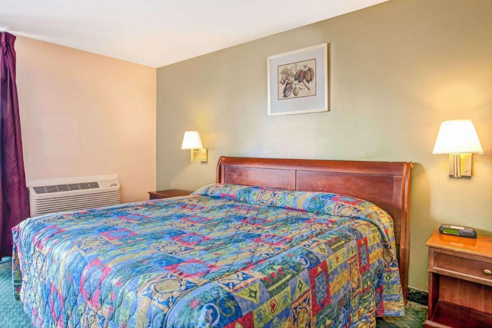 Queen Room with Two Queen Beds  Smoking